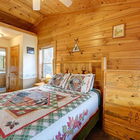 Cozy Deer Glen Cabin With Private Hot Tub And Porch! Bryson City Kültér fotó