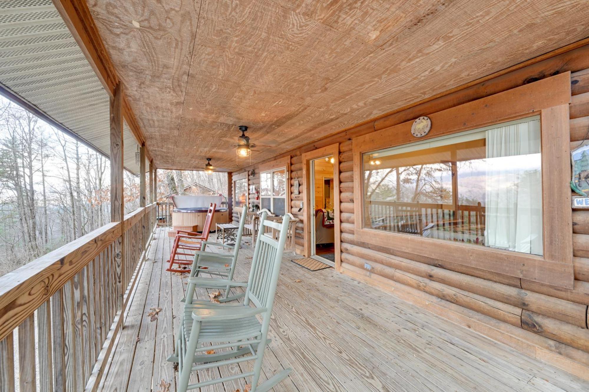 Cozy Deer Glen Cabin With Private Hot Tub And Porch! Bryson City Kültér fotó