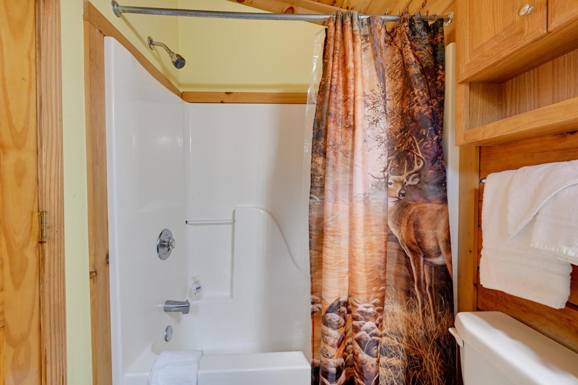 Cozy Deer Glen Cabin With Private Hot Tub And Porch! Bryson City Kültér fotó