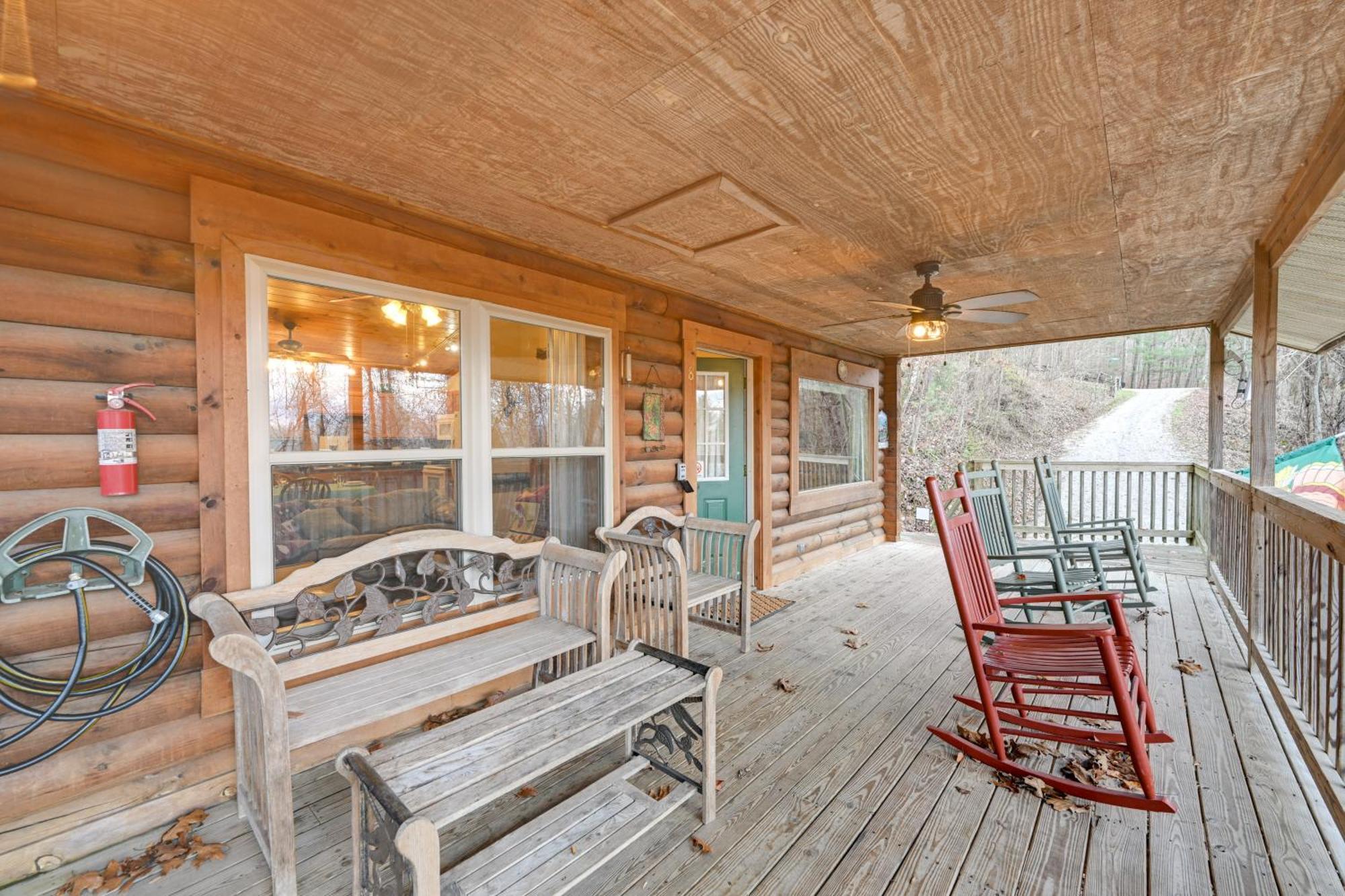 Cozy Deer Glen Cabin With Private Hot Tub And Porch! Bryson City Kültér fotó