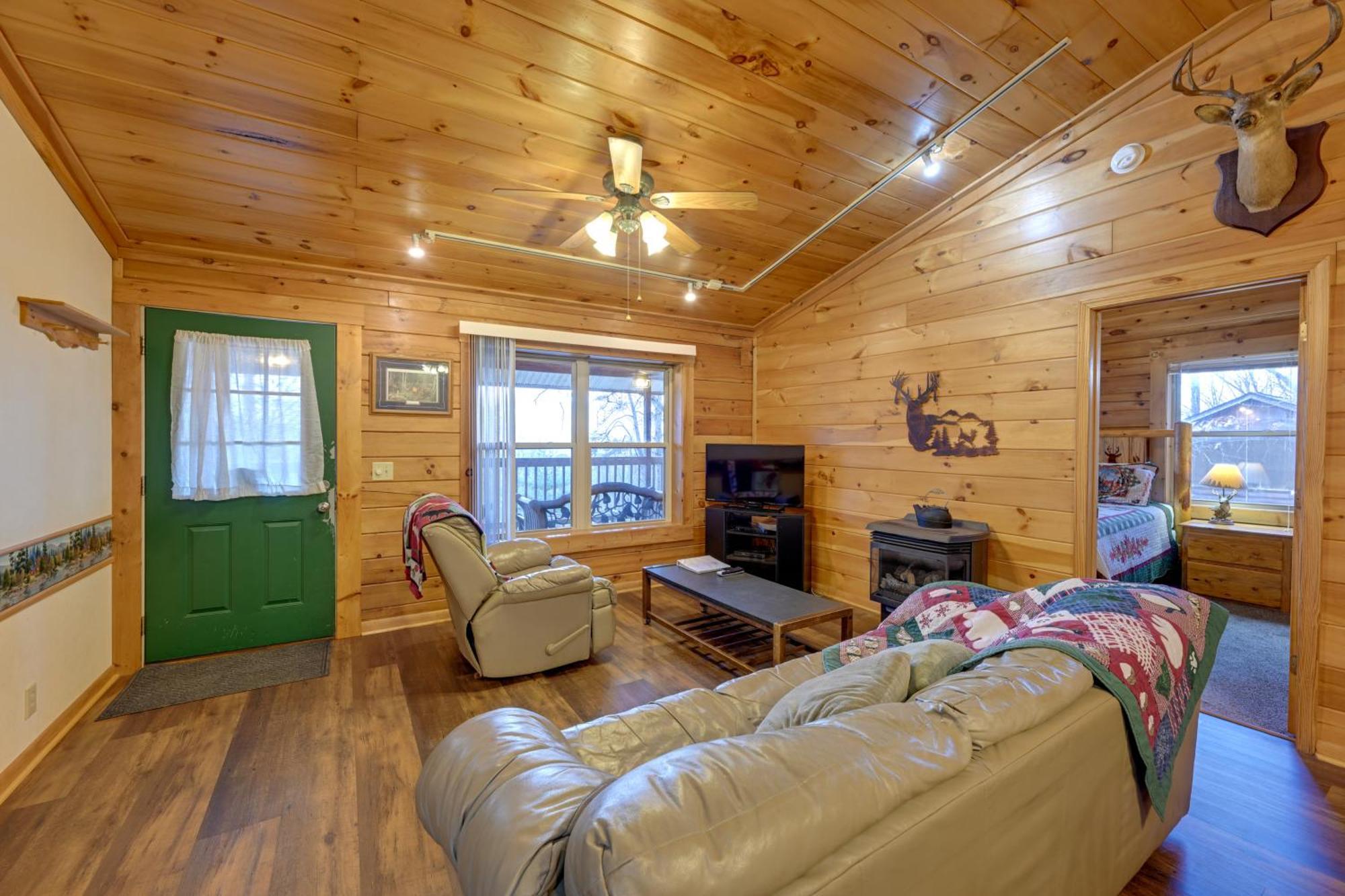 Cozy Deer Glen Cabin With Private Hot Tub And Porch! Bryson City Kültér fotó