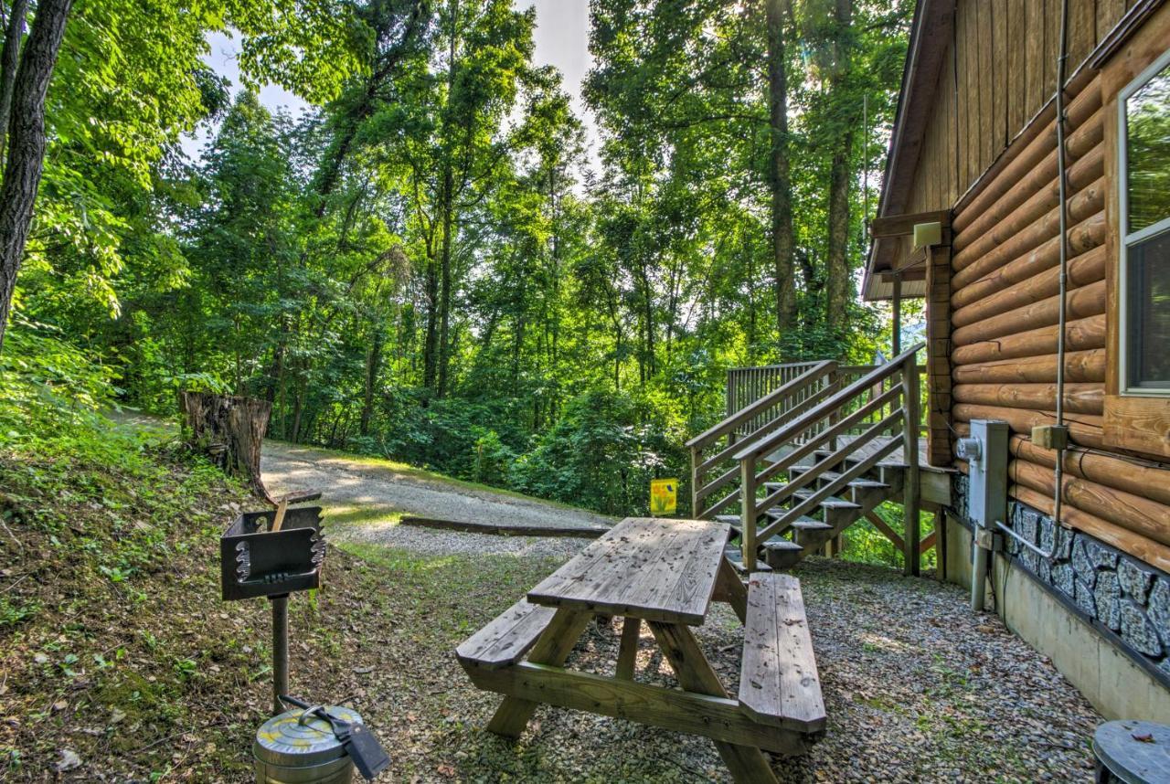 Cozy Deer Glen Cabin With Private Hot Tub And Porch! Bryson City Kültér fotó